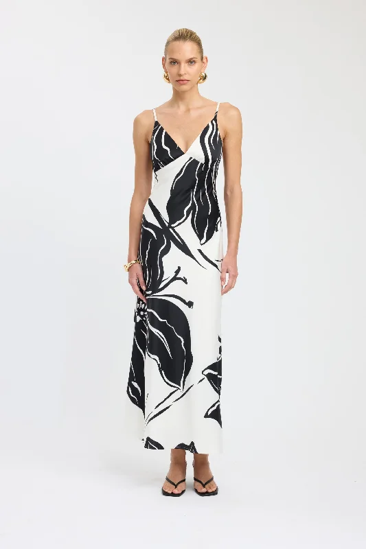 Clea Maxi Dress Classic A-Line Maxi Dress