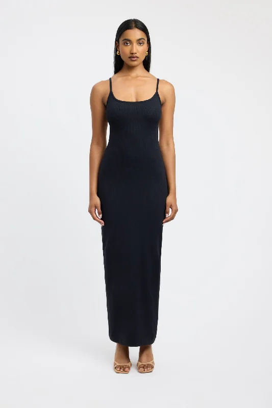 Lisa Maxi Dress Elegant Maxi Dress with Drapes