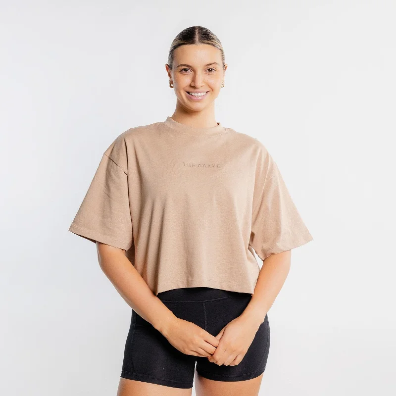 THE BRAVE - WOMEN'S LIFESTYLE OVERSIZED CROPPED T-SHIRT - FAWN Fitted T-Shirt Seamless Stretchy THE BRAVE - WOMEN'S LIFESTYLE OVERSIZED CROPPED T-SHIRT - FAWN Fitted T-Shirt Seamless Stretchy