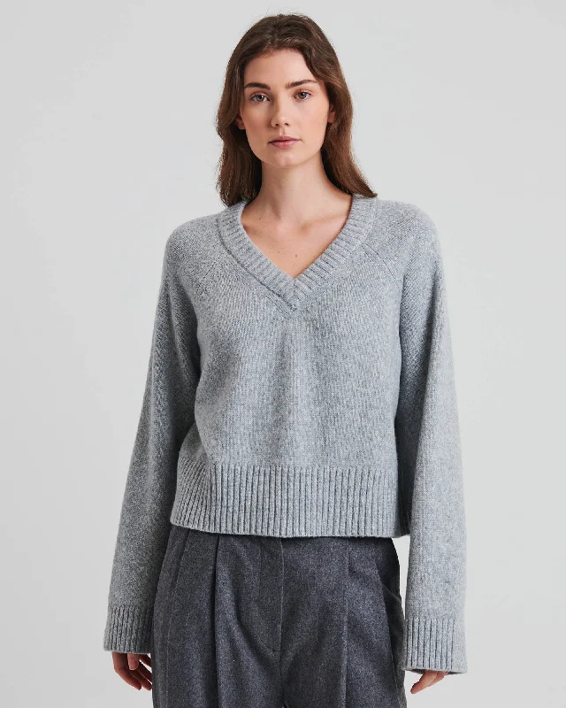 Crop V-Neck Sweater Zippered Buttoned Snapped